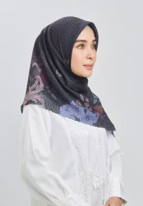 Scarf Bermotif