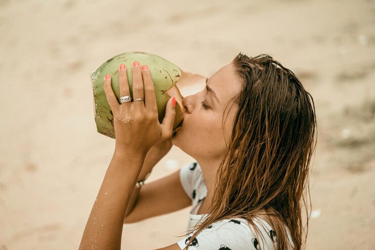 4 Alasan Kelapa Muda Baik Diminum Sesudah Workout