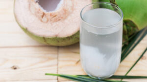 Manfaat Air Kelapa bagi Penderita Asam Lambung