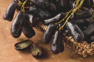 5 Manfaat Anggur Hitam Panjang untuk Kesehatan Tubuh