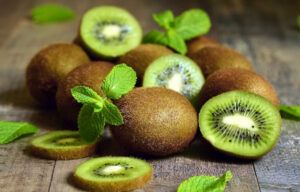 Manfaat Kiwi untuk Imun, Pencernaan, dan Kulit